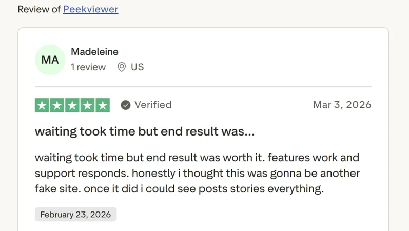 Screenshot of a positive Trustpilot review for Peekviewer